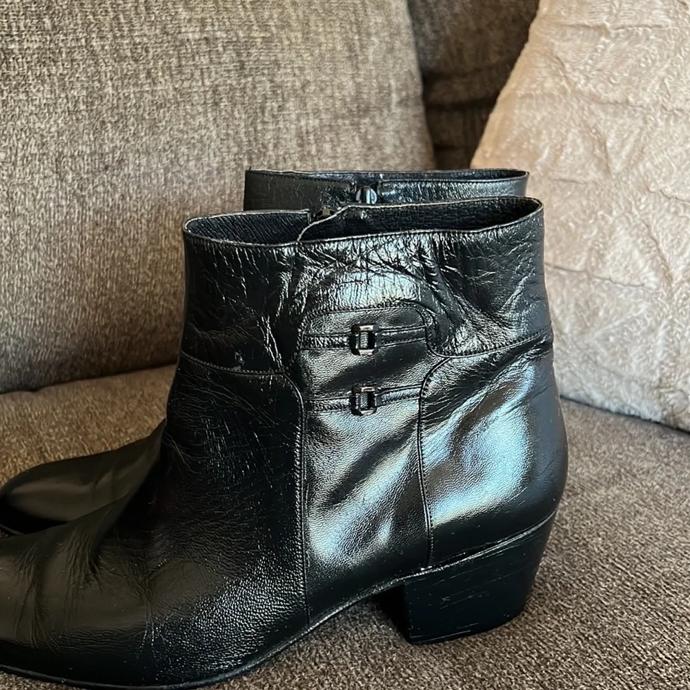 Romika Black Vintage Women’s Leather Ankle Bootie‎ Size 10